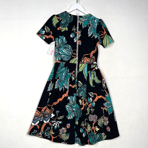 NWT‎ LuLaRoe Amelia Black Tropical Stretch Fit & Flare Pleated Dress Pockets SM - Picture 8 of 13